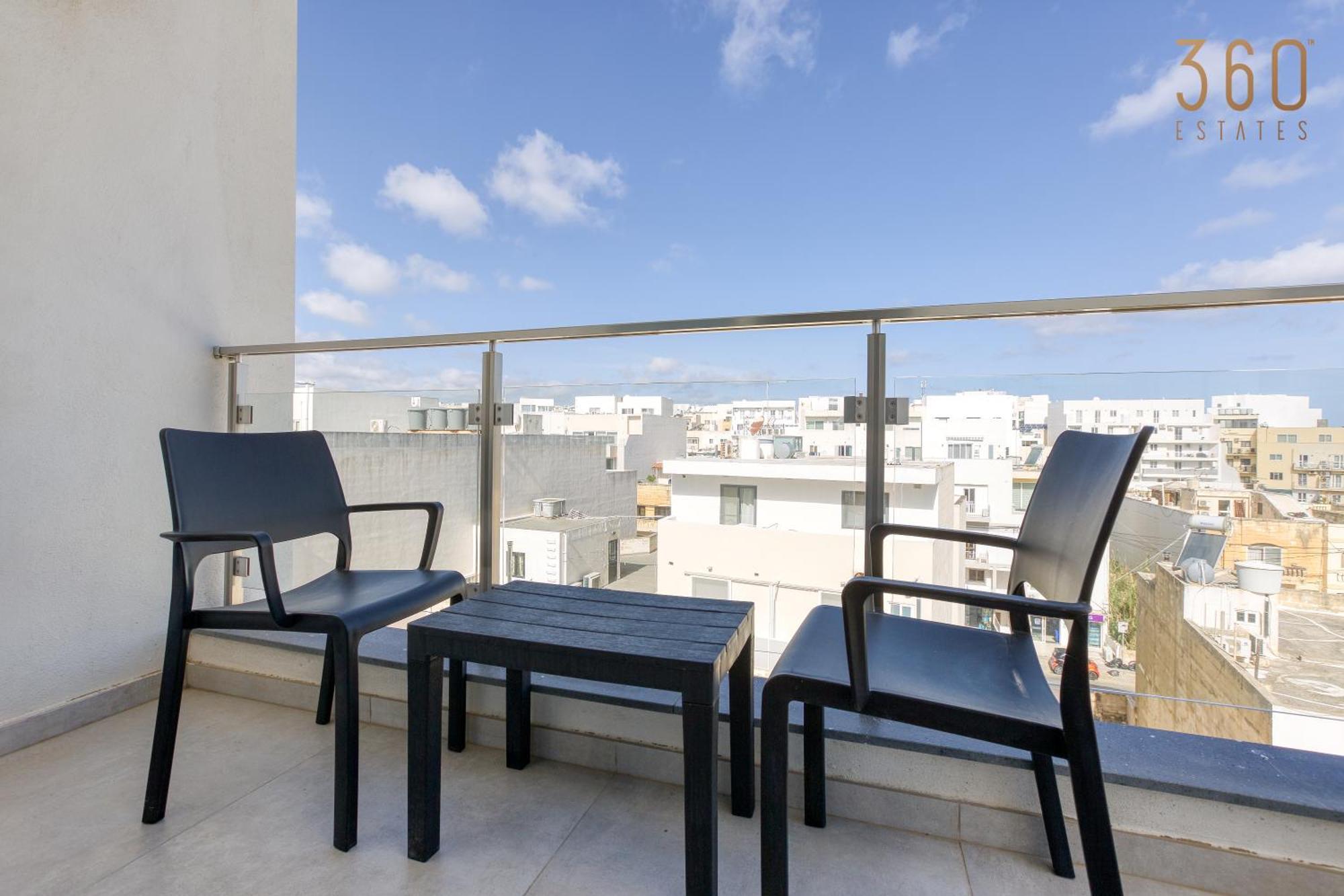 The Swieqi Poolside *